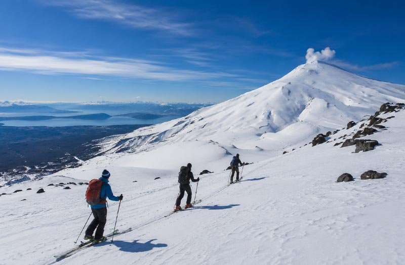 Tour Ascenso al Volcán Villarrica en Esquí de Travesía