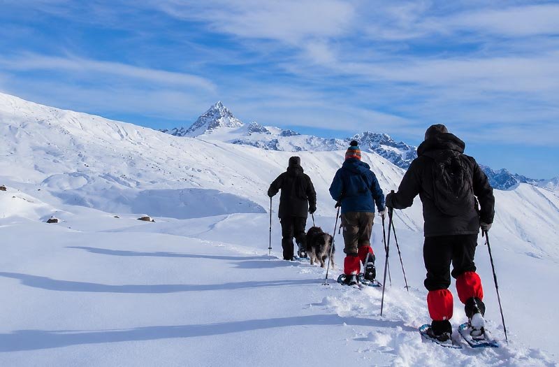 Paseo con Raquetas de Nieve en el Volcán Antuco - Bio bio