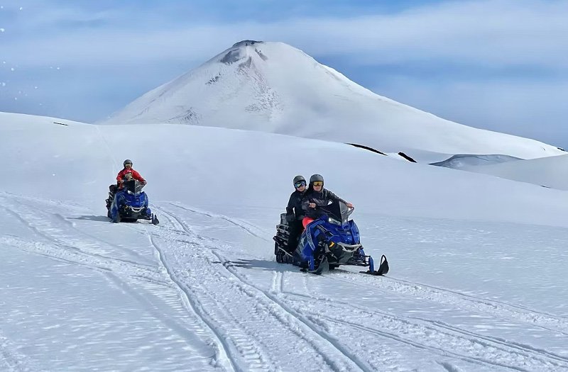 Paseos en Moto de Nieve en Pucón, Region de la Araucanía. 