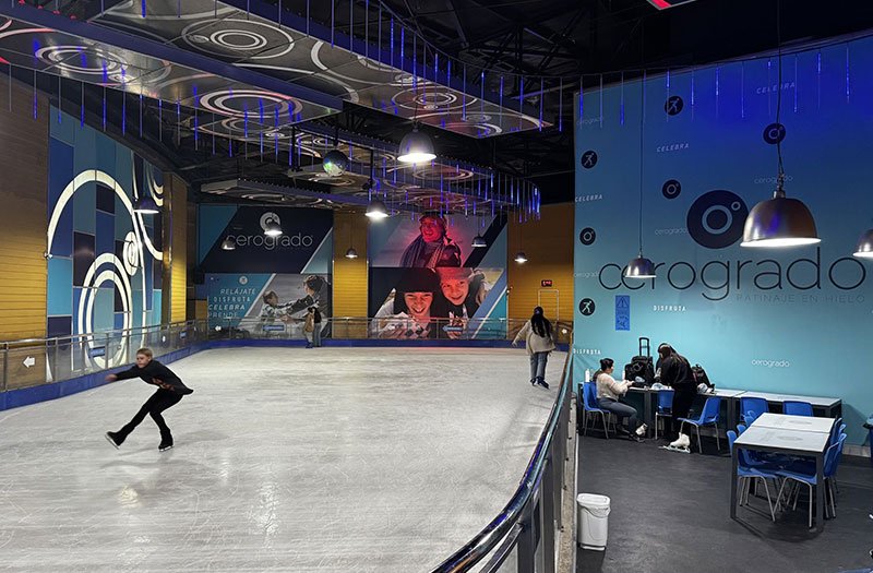Pista de hielo en Mall Arauco - Maipú