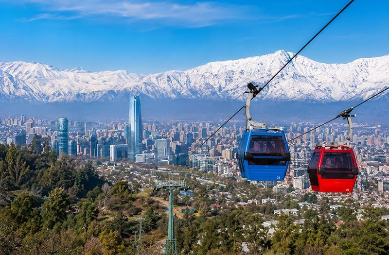 Subir al Cerro San Cristóbal en Invierno en teleferico de Santiago