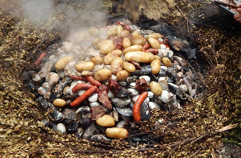 Curanto, comida tipica de fiestas patrias Curanto, comida tipica de fiestas patrias