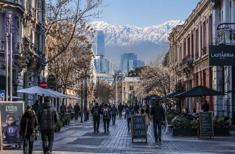 Explora la cultura y los espacios emblemáticos de Santiago