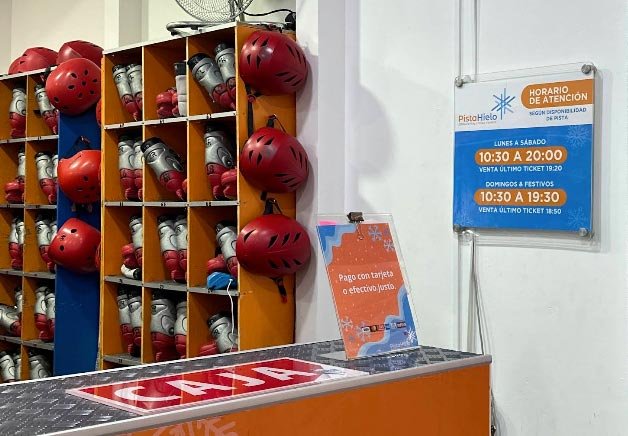 horario y precios pista de hielo en Punta Arenas