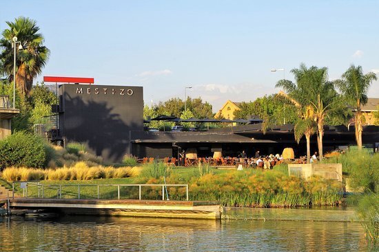 Restaurante El Mestizo - Parque Bicentenario de Vitacura Restaurante El Mestizo - Parque Bicentenario de Vitacura