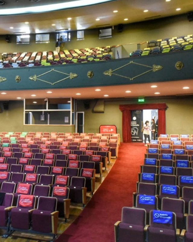 Platea alta, platea baja y asientos del Teatro Oriente Platea alta, platea baja y asientos del Teatro Oriente