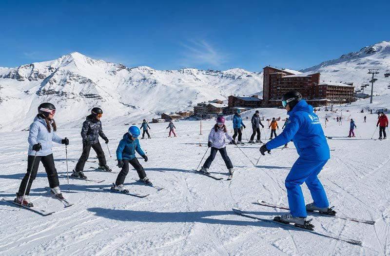 Tour a la nieve en Santiago para aprender a esquiar